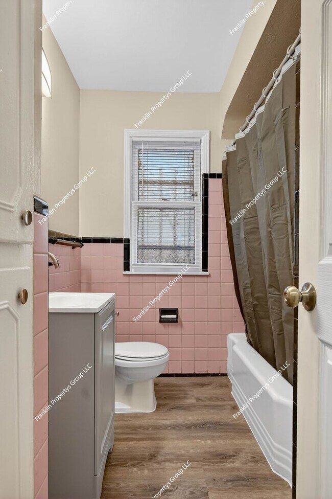 Photo - Charming Recently Renovated 3-Bedroom Bungalow in Detroit!