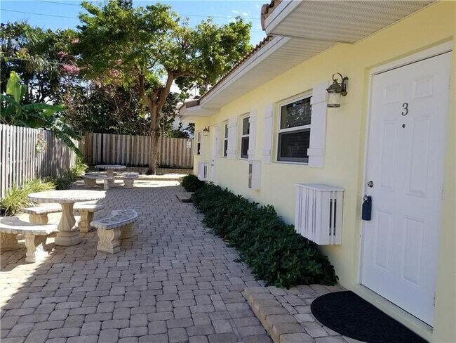 Photo - 2920 N Ocean Blvd Unidad 3
