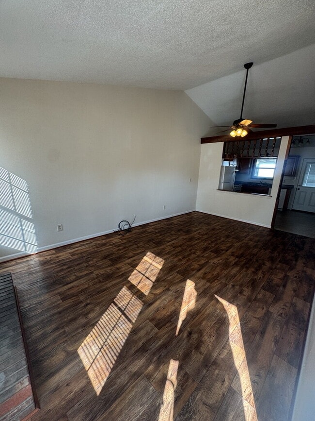 Photo - 101 Garden Pl