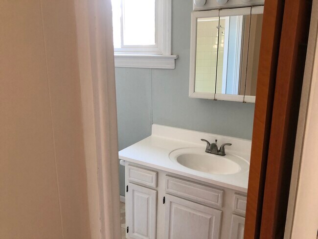 1300 Hutchins Ave Unit 1