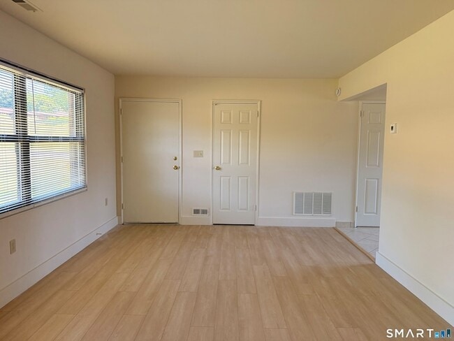 44 Montoya Cir