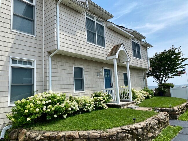 Photo - 170 Cosey Beach Ave