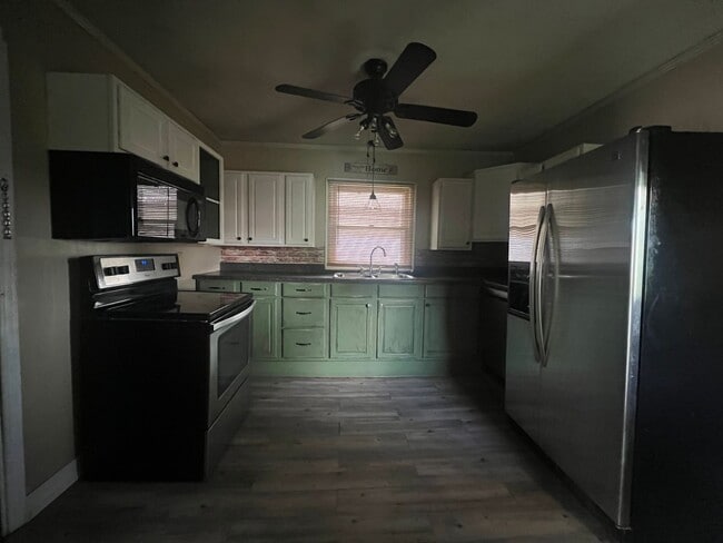 Photo - 2218 Lampton St