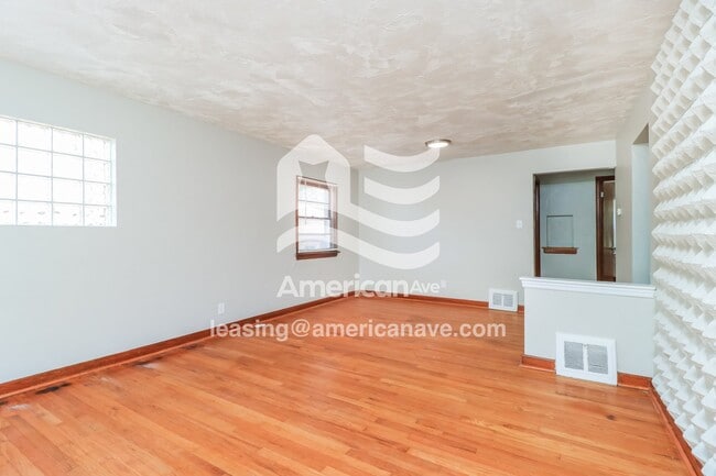 Photo - 4422 June Ave