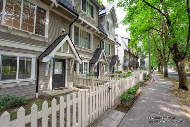 Building Photo - 18211 NE 95th Way Rental