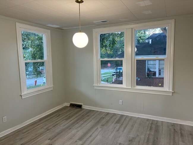 Photo - 225 Poplar St Unit B