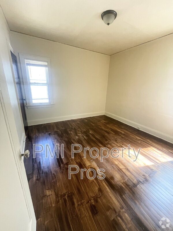 Building Photo - 3880 N 27th St Rental