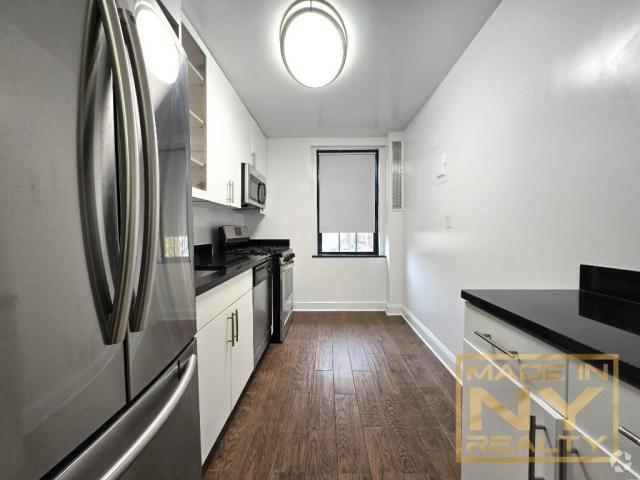 Building Photo - 2 bedroom in SUNNYSIDE GARDENS NY 11104 Unit S21 Rental