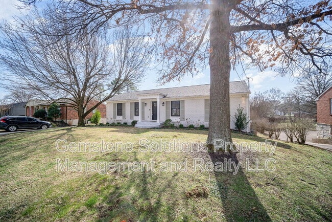 Photo - 413 Lynn Dr House
