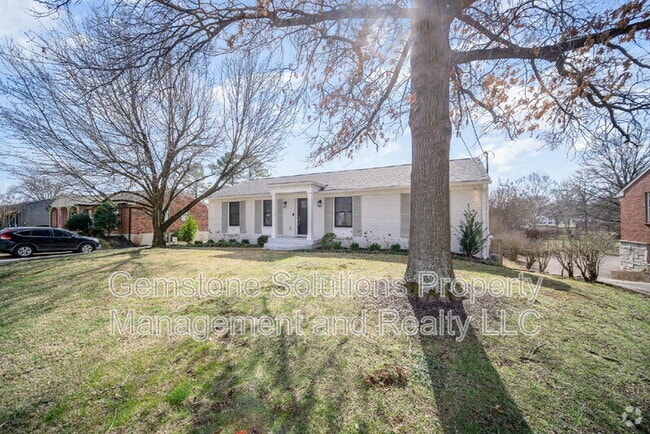 Building Photo - 413 Lynn Dr Rental
