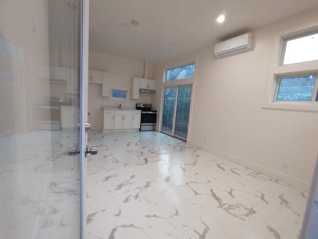 Photo - 720 37th St Unidad 724