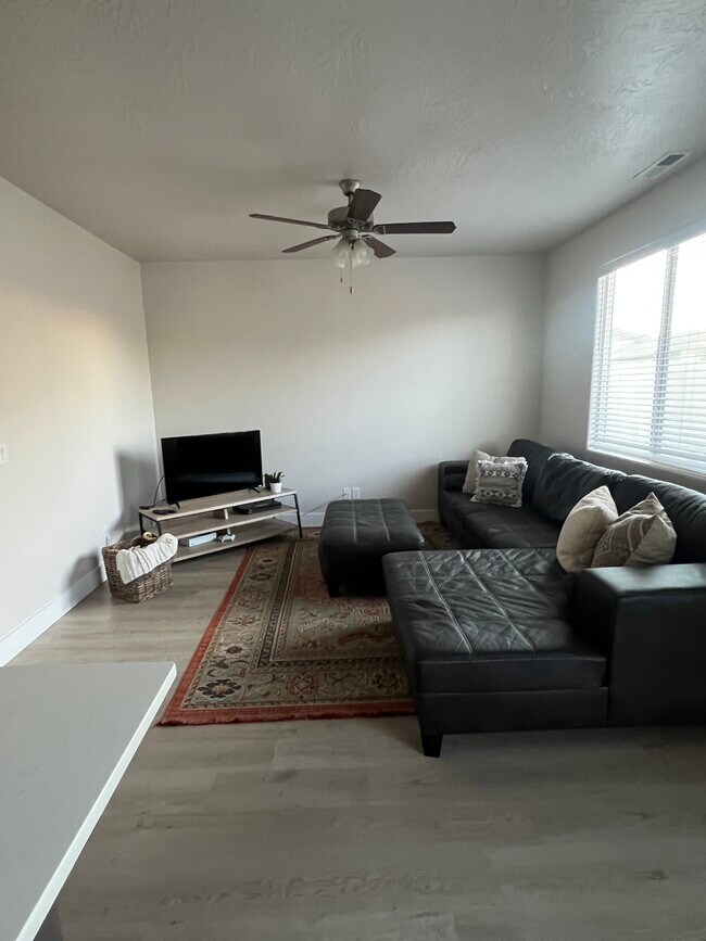 4070 S 545 E Townhome For Rent in Washington, UT