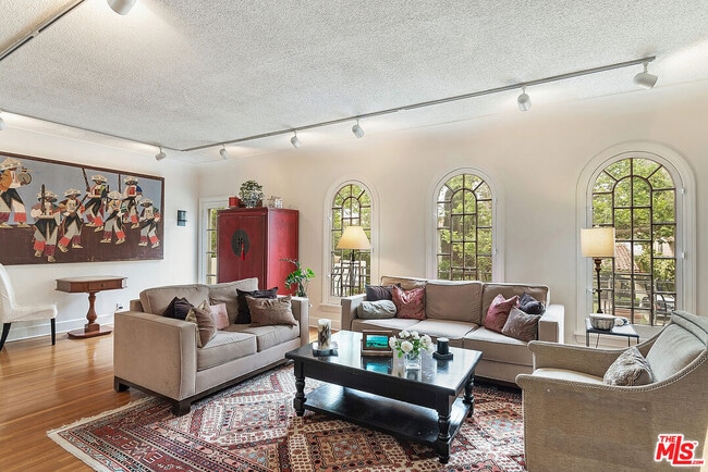 Photo - 143 S Mansfield Ave