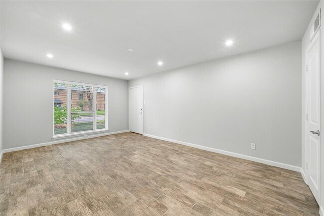 Photo - 6014 E University Blvd Unit 137