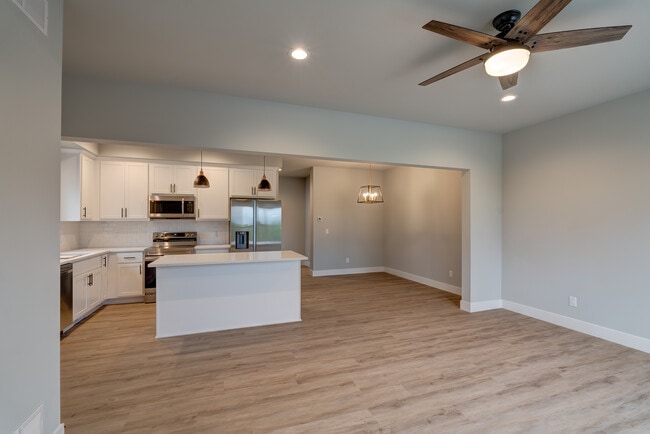 137 Prairie Heights Dr