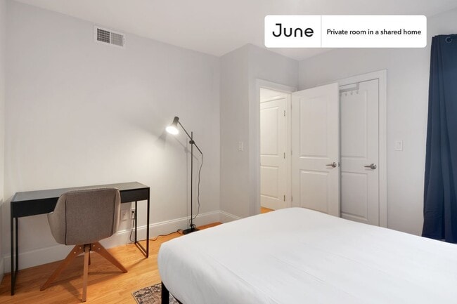 Photo - Room in Shared 5 bed/2 bath home Unidad D