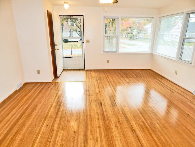 Photo - 132 Independence St