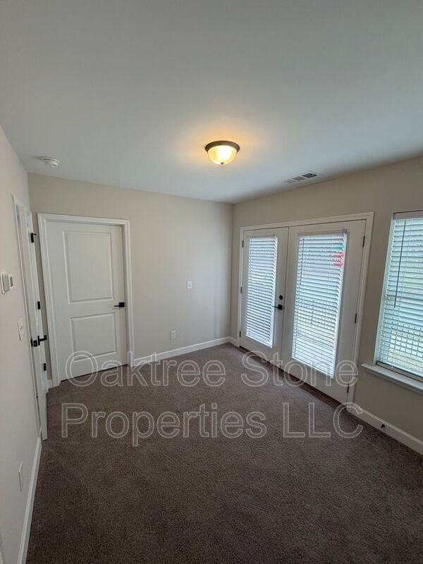 Photo - 1996 Main St NW