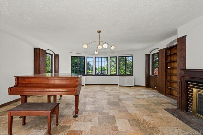 Photo - 53 Cortlandt Ave