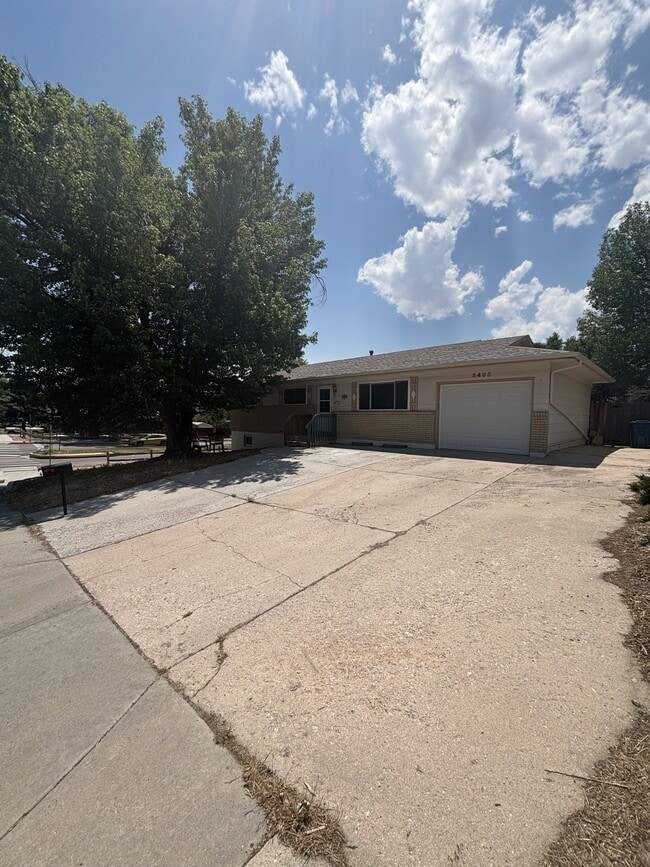 Building Photo - 3495 Montebello Dr W