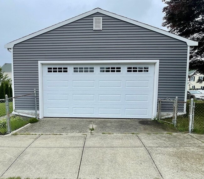 Photo - 871 King St