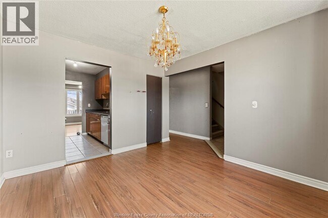 Photo - 5513 Coronation Ave