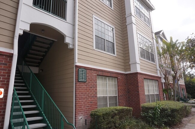 Building Photo - Spacious 2/2 in Plantation Park Close to Theme Parks