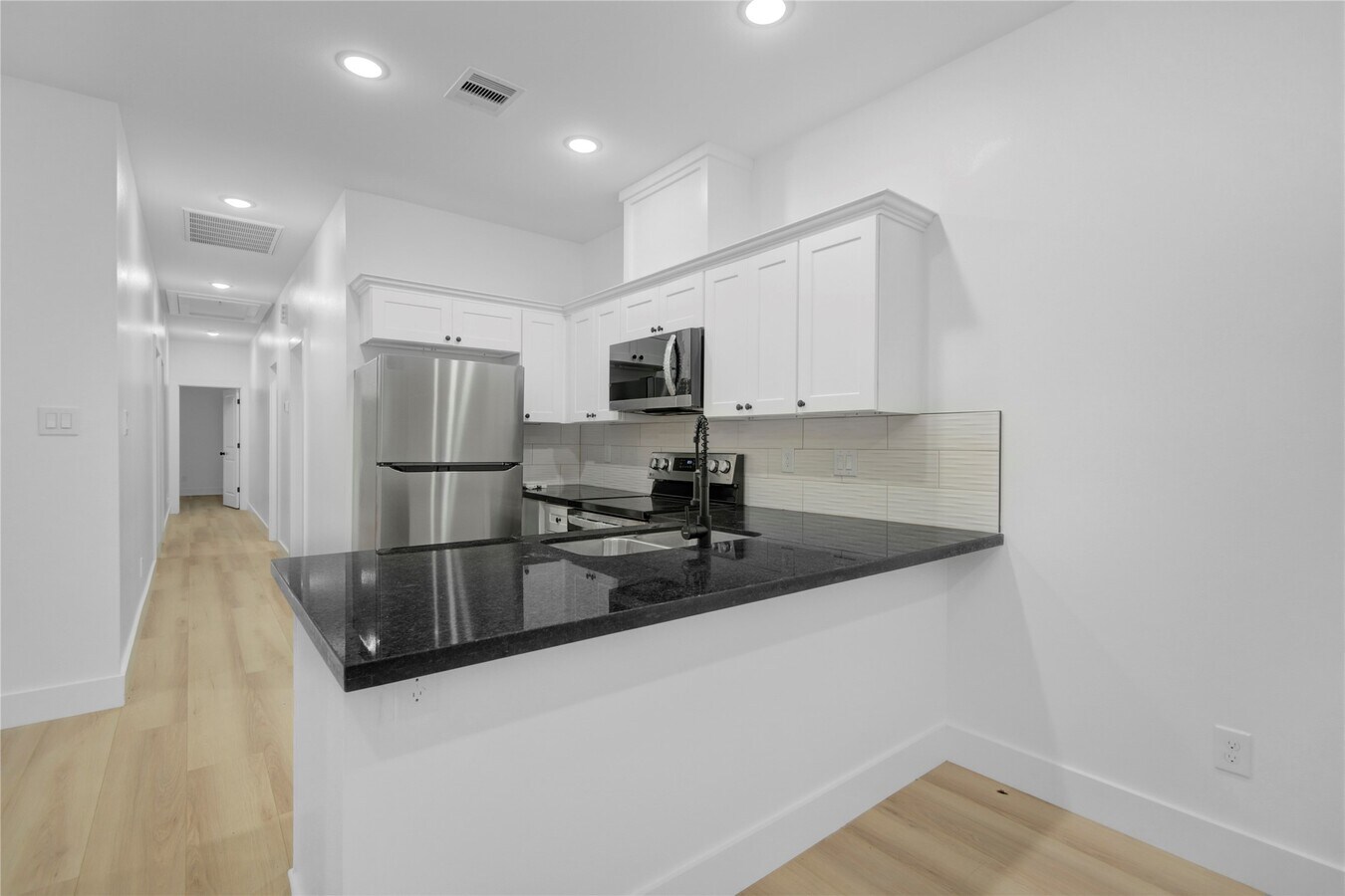 Photo - 8410 Sunnyhill St