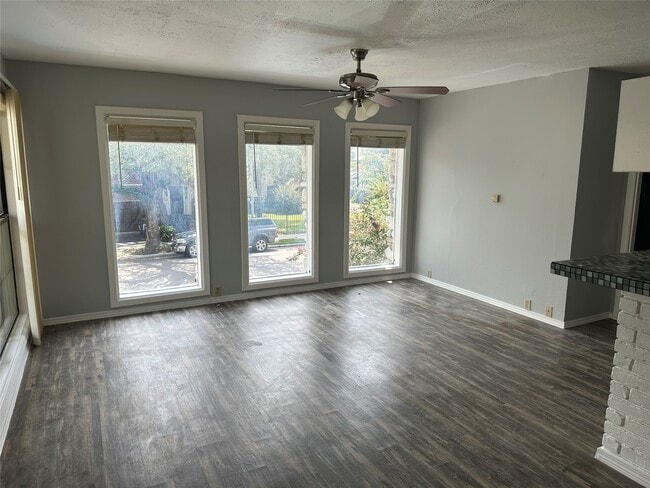 Building Photo - 628 Hawthorne St Unit 8 Rental