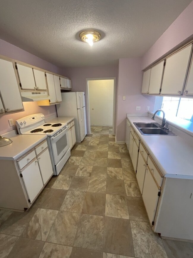 Photo - 218 Faison Ln