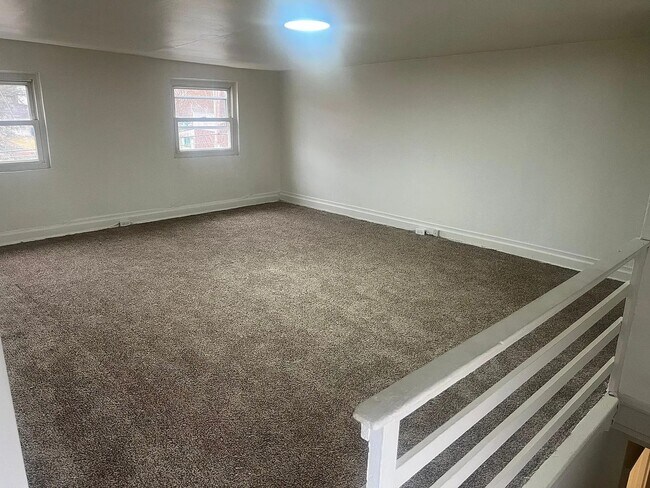 Photo - 2917 Shadeland Ave