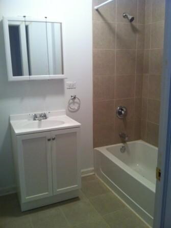 Baño - 7801 S Saginaw