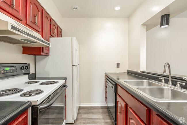 1 habitación, 1 baño - 700 pies cuadrados - Cocina - Camelot Apartments