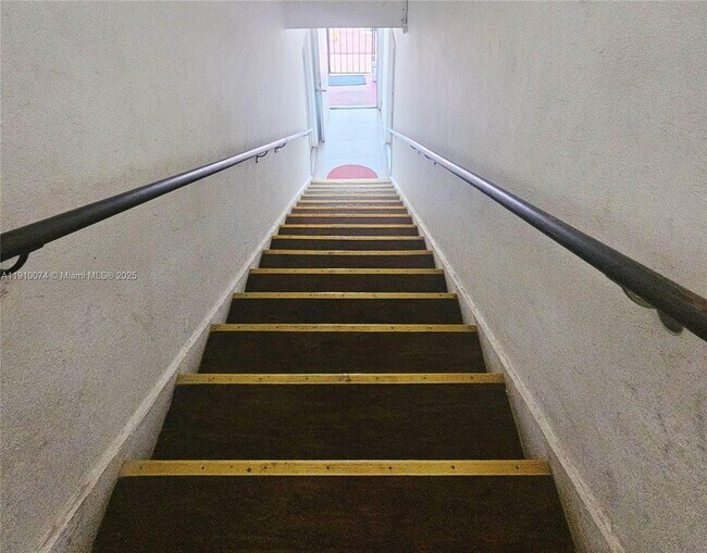 Photo - 977 SW 5th St Unidad 4