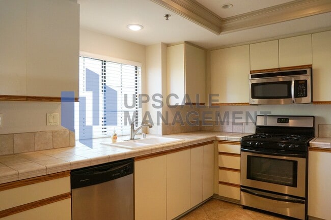 34005 Calle Mora