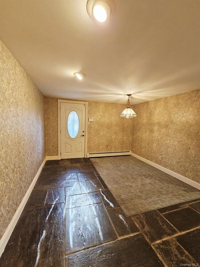 Photo - 624 Russet Rd