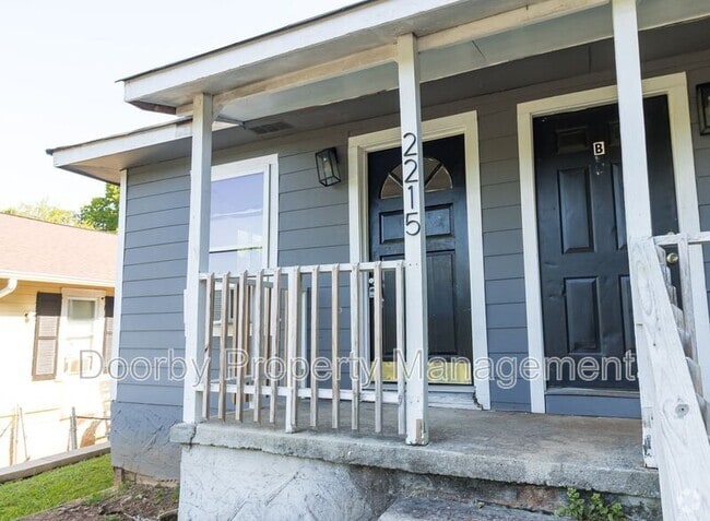 Building Photo - 2215 Allin St Rental