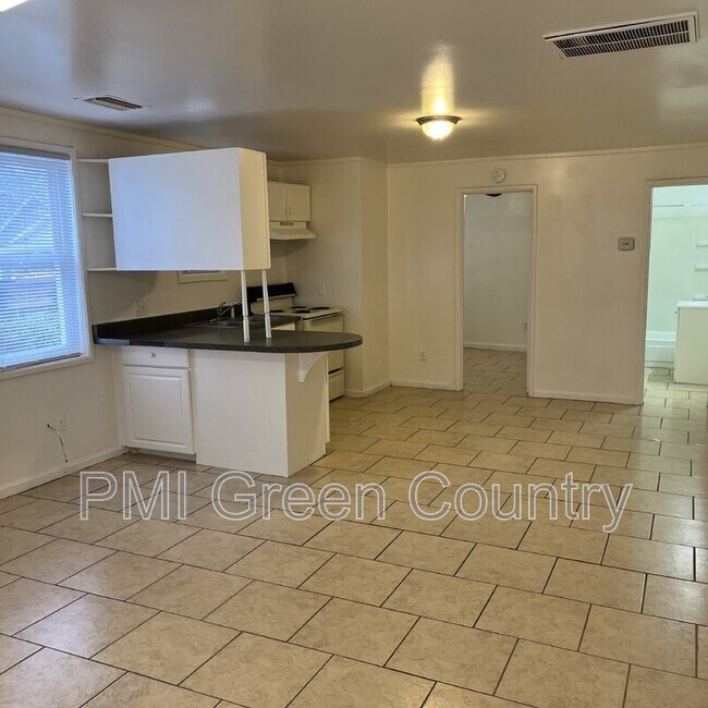 Photo - 411 S Victor Ave