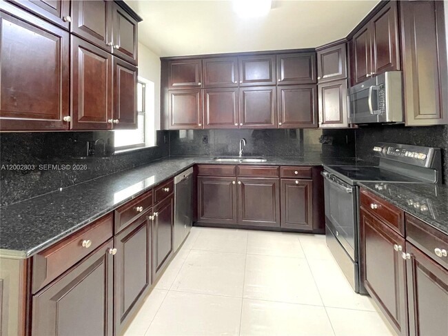 Photo - 1005 SW 88th Ct