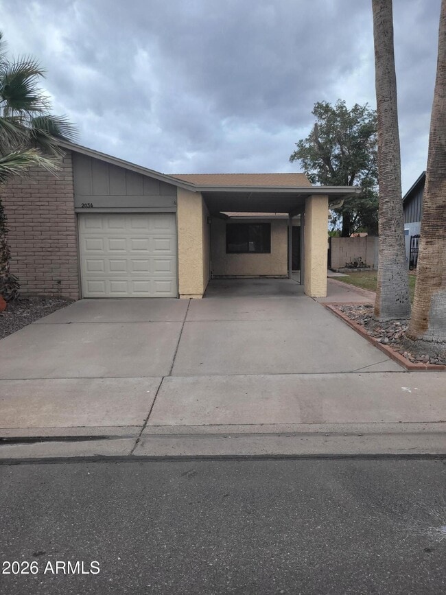 Building Photo - 2034 S Playa