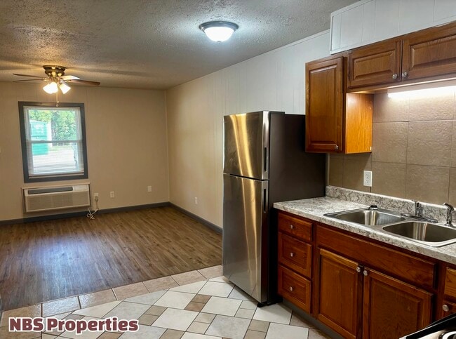 Photo - 867 N Gallaher View Rd