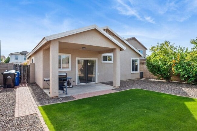 Building Photo - 10614 E Olla Ave