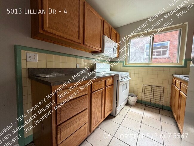 Building Photo - 5013 Lillian Dr Unit 4