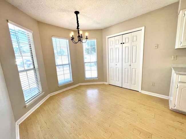 Photo - Charming home in Blue Pine Village!