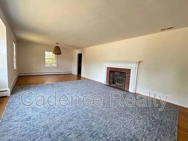 Photo - 1607 Azalea Dr