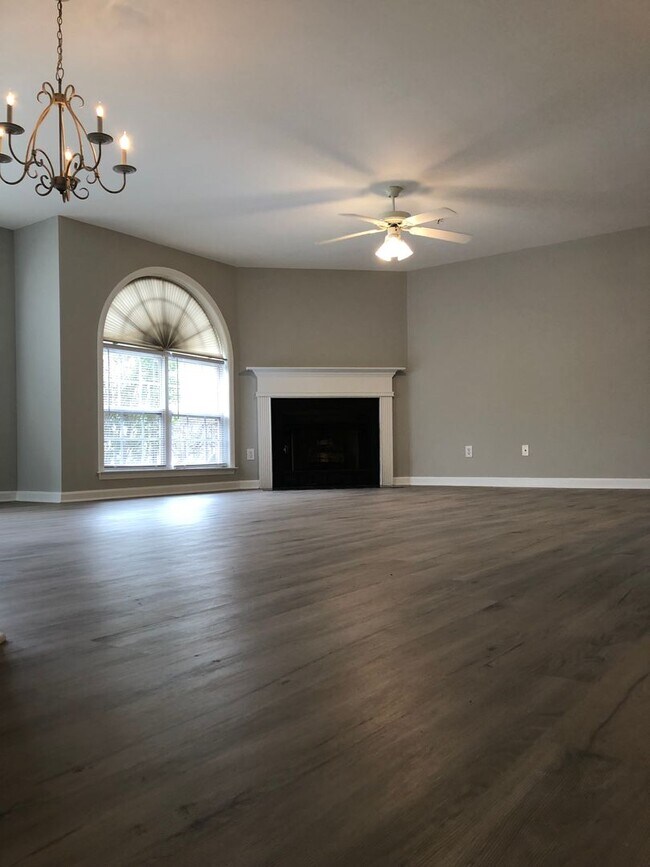 Photo - Beautiful, Maintenance Free Main Level Condominium in Ivy Glen!