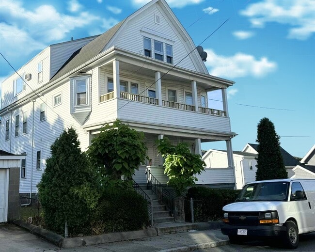 Building Photo - 9 Sanger St Unit 3 Rental