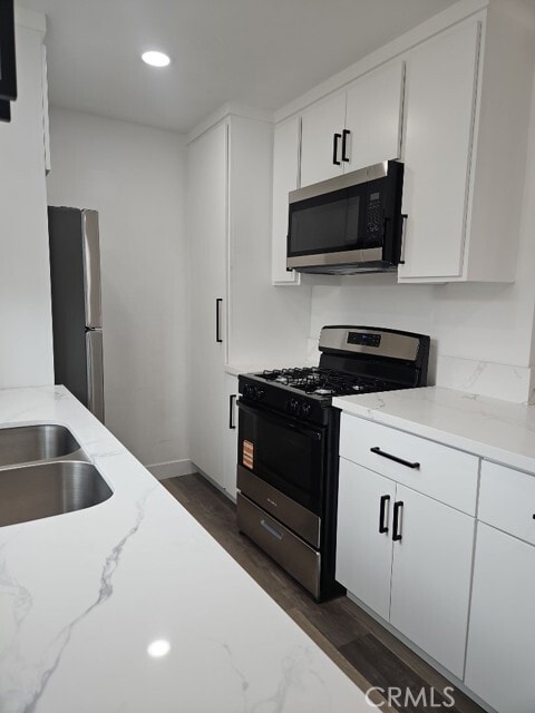 Photo - 1365 Villa St