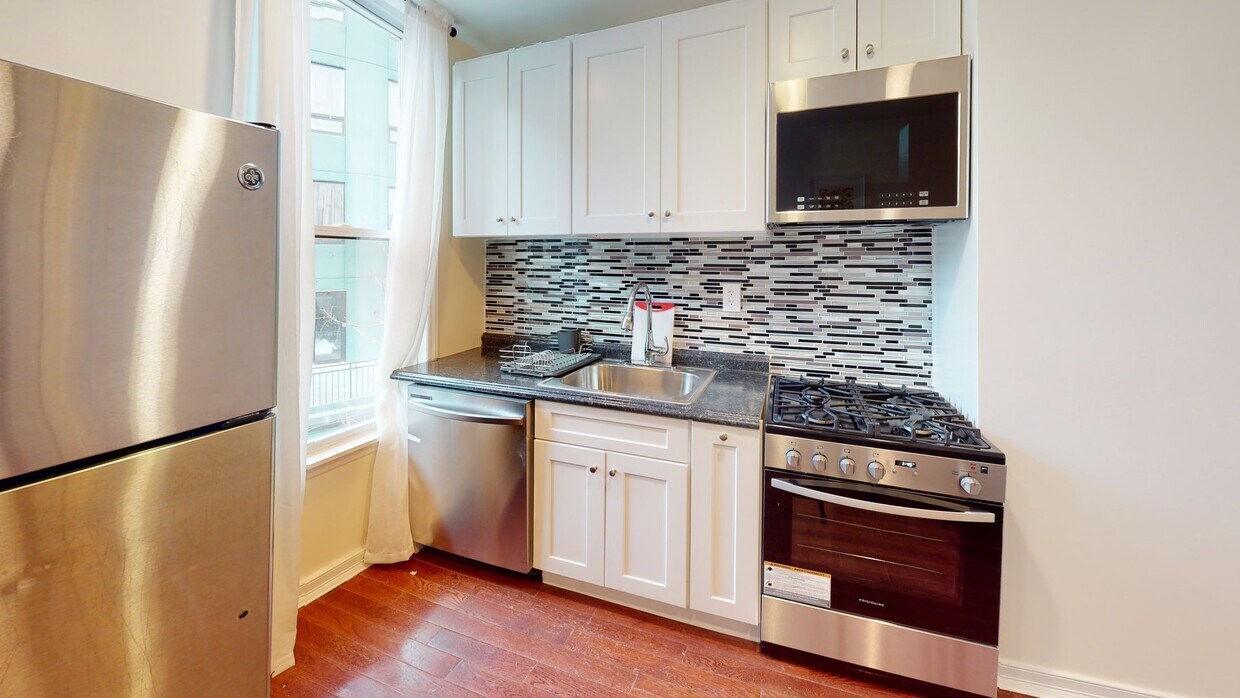 Photo - Private bedroom in 3 bed/1 bath Home