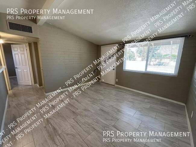 Photo - 761 N Delaware St